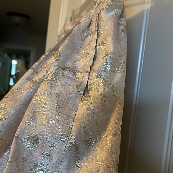 Alice+Olivia Stacey Bendet Rose Gold Pouf Metallic Jacquard Skirt NWT Sz 8 - Picture 11 of 14